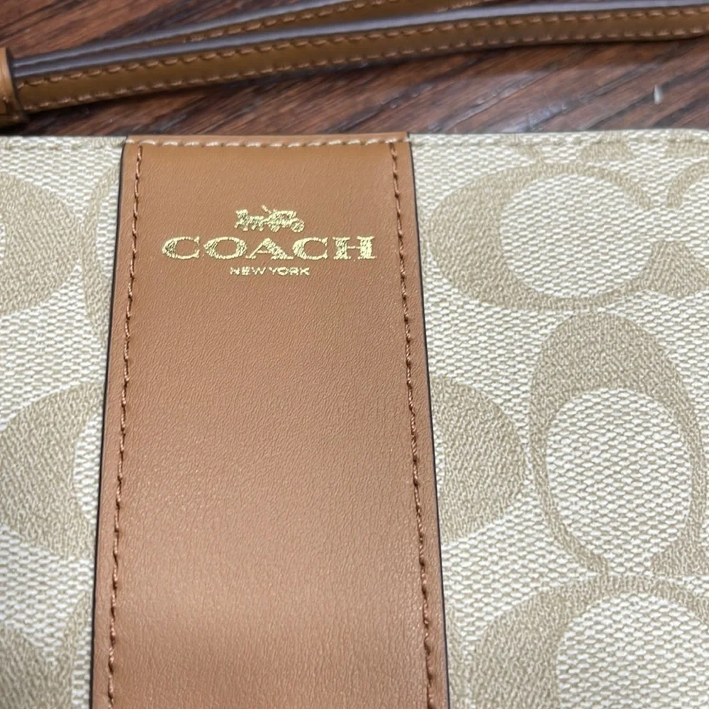 Coach corner zip wristlet - Picture 2 of 7
